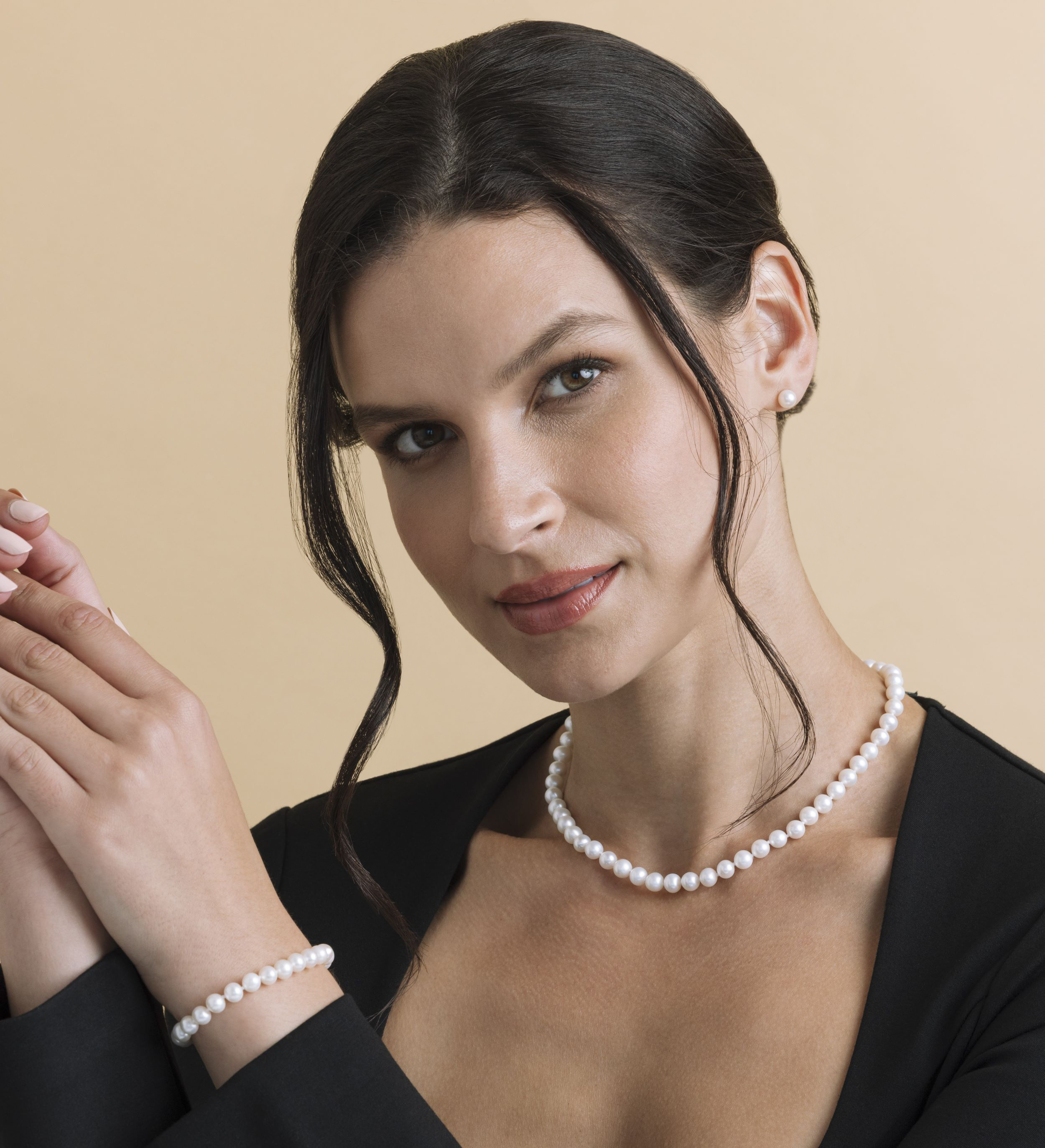 6.5-7.0mm White Freshwater Pearl Necklace, Bracelet & Earrings